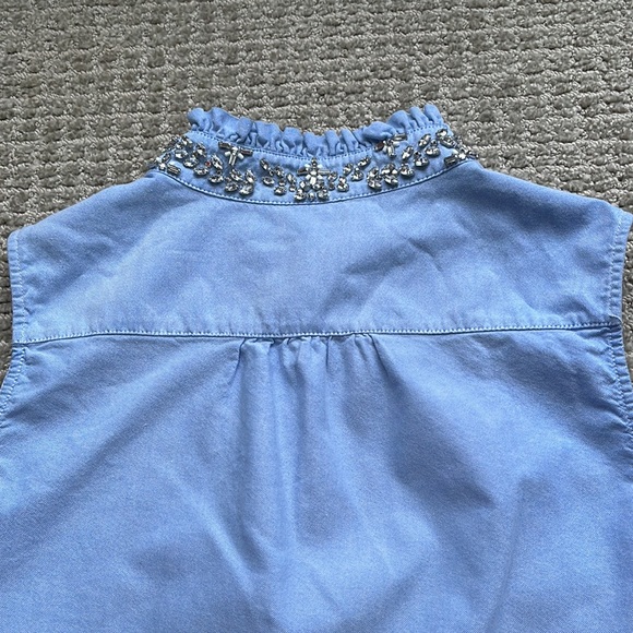 Light Blue sleeveless embellished ladies blouse. Size L - Picture 5 of 5